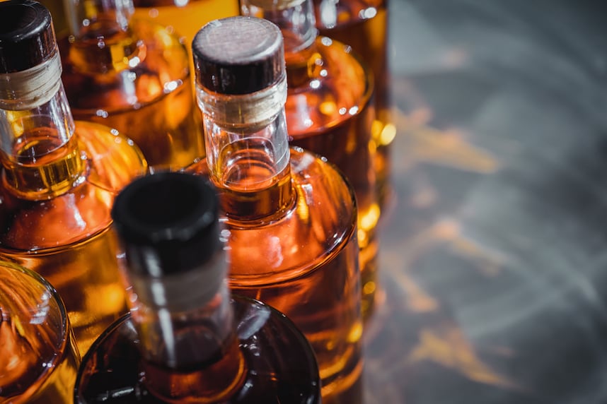 Distillati, liquori e amari: cosa sono e come si ottengono gli 'spirits' Distillati, liquori e amari: cosa sono e come si ottengono gli 'spirits'